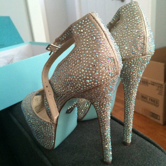 NEW Blue by Betsey Johnson Champagne Beaded Heels - Picture 3 of 3